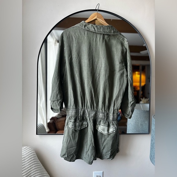 YOUNG FABULOUS AND BROKE | olive linen blend romper | size medium - Picture 7 of 7